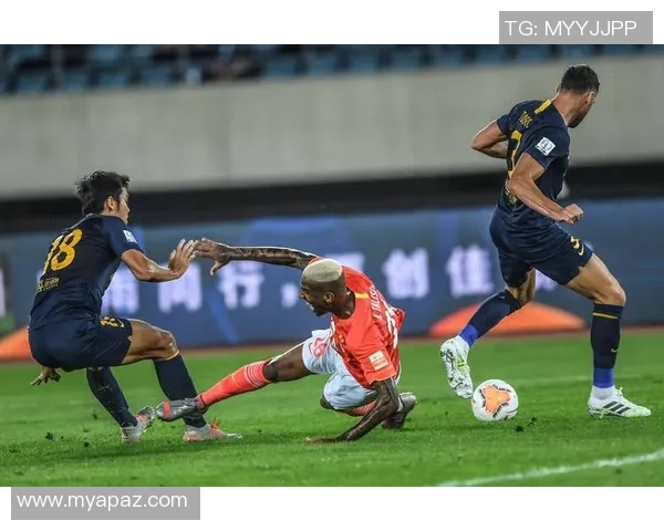 广州恒大主场迎战青岛队全力争胜力争积分榜前列